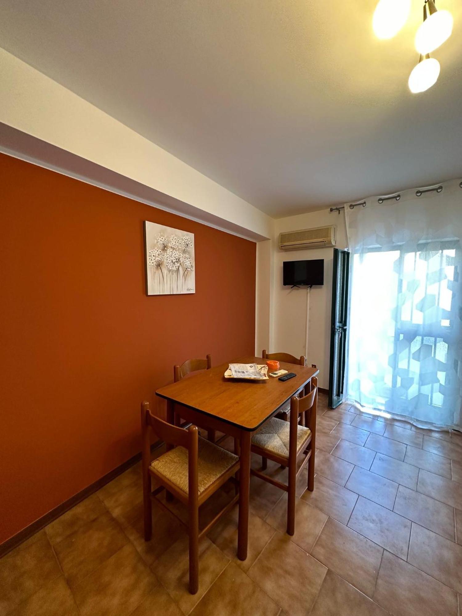 Nino'S Apartments ジャルディーニ・ナクソス エクステリア 写真