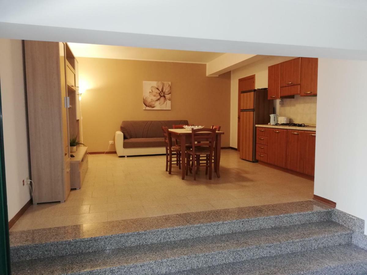 Nino'S Apartments ジャルディーニ・ナクソス エクステリア 写真